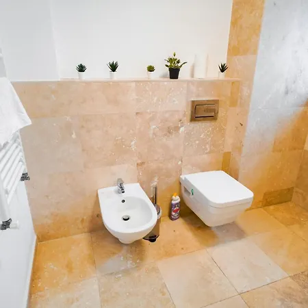Luxury Park Apartment *