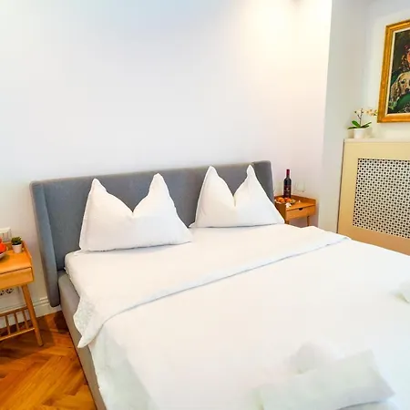 Luxury Park Apartment Bucharest