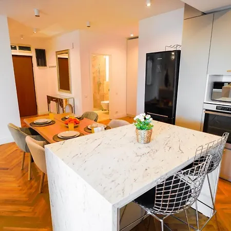 Luxury Park Apartment Bucharest