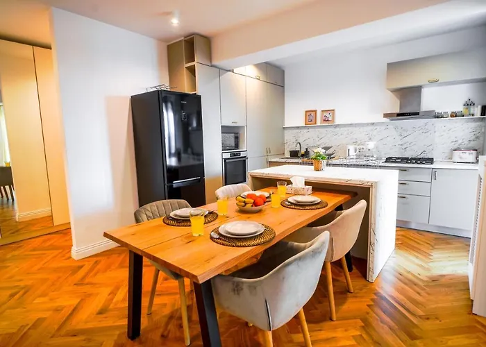 Luxury Park * ブカレスト