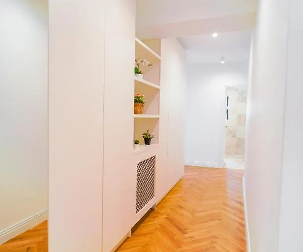 Luxury Park ブカレスト